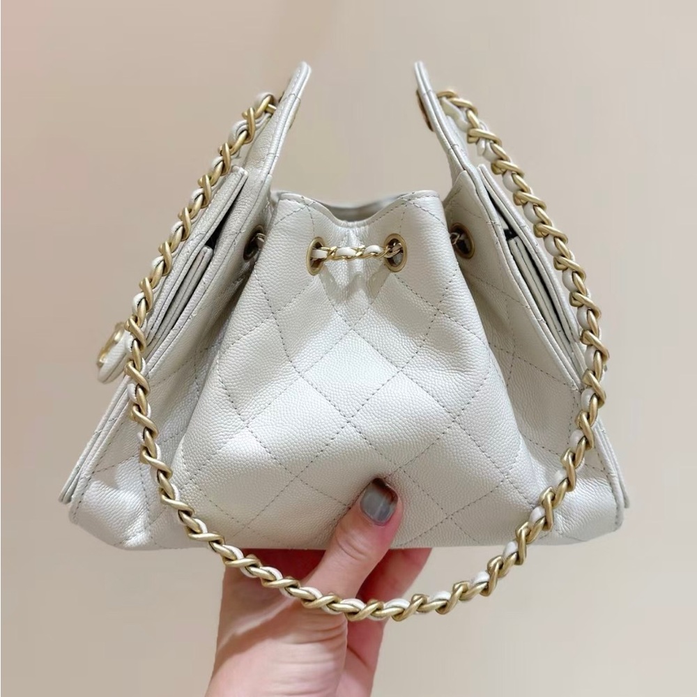 Chanel 2026 New Genuine Leather Women's Bag: Stylish and Versatile Crossbody Bag - Picture 7 of 10